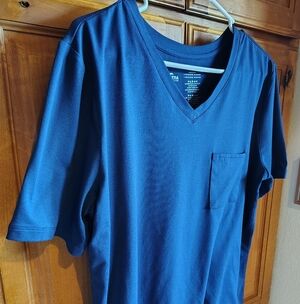 ZYIA Active Ladies XL Deep Blue V-Neck Pocket Tee
